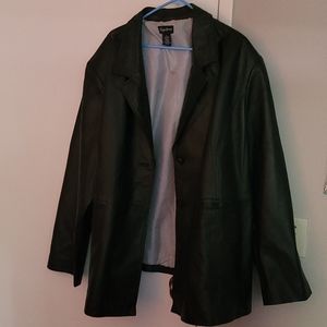 Hip length black leather coat size 34/36W measurements added